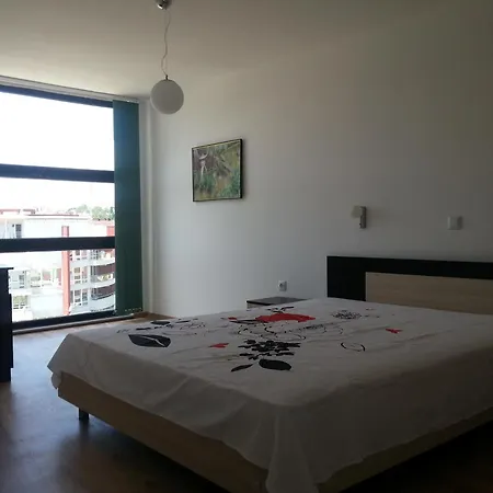 Azur Apartament *