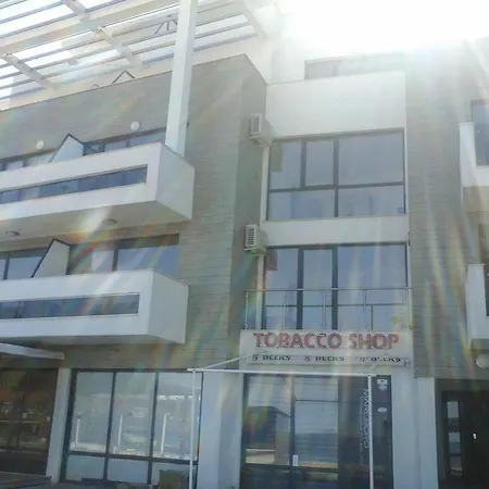 Azur Apartament *